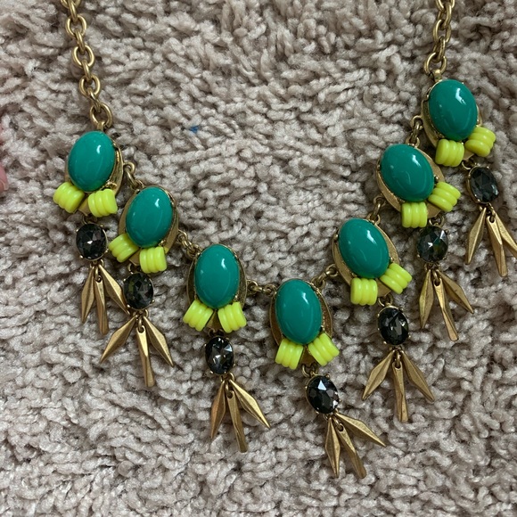 Beautiful j.crew statement necklace - Picture 3 of 5